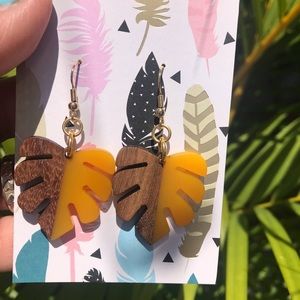 Leaf Me In The Tropics Earrings (Yellow)